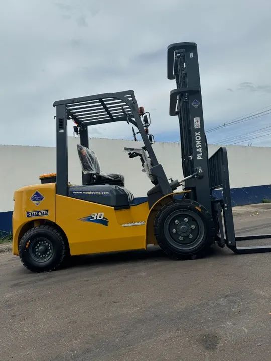 Empilhadeira Plasnox Cabinada| Nova| 3.000kg| Diesel | Torre 6mts - Foto 3