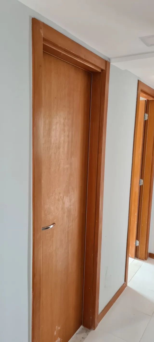 Assentamento e confecção de portas de giro e de correr - Foto 3