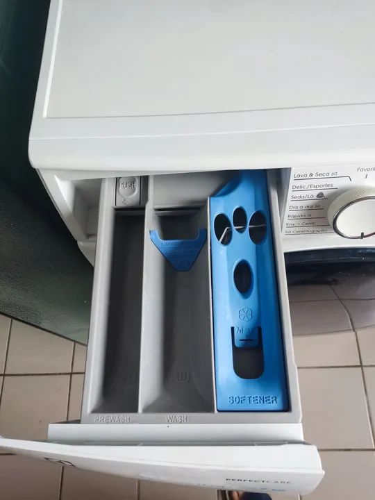Máquina de Lavar e Secar Electrolux 11kg - Foto 2
