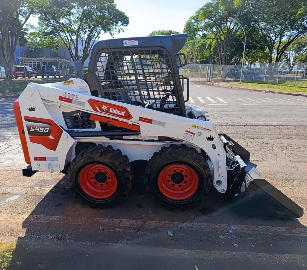 Mini Carregadeira Bob CAT S450 2014 - Foto 2