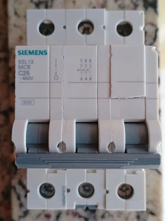 Oferta, Disjuntor Tripolar Siemens 25A - Foto 2