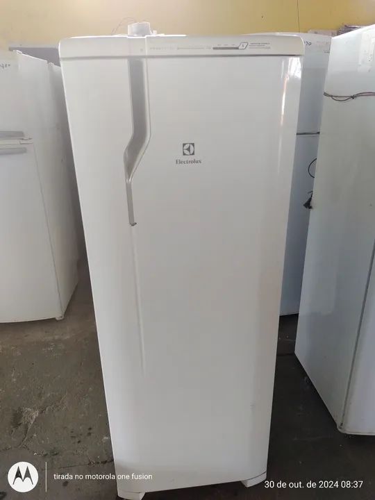 REFRIGERADOR ELECTROLUX RFE 360L