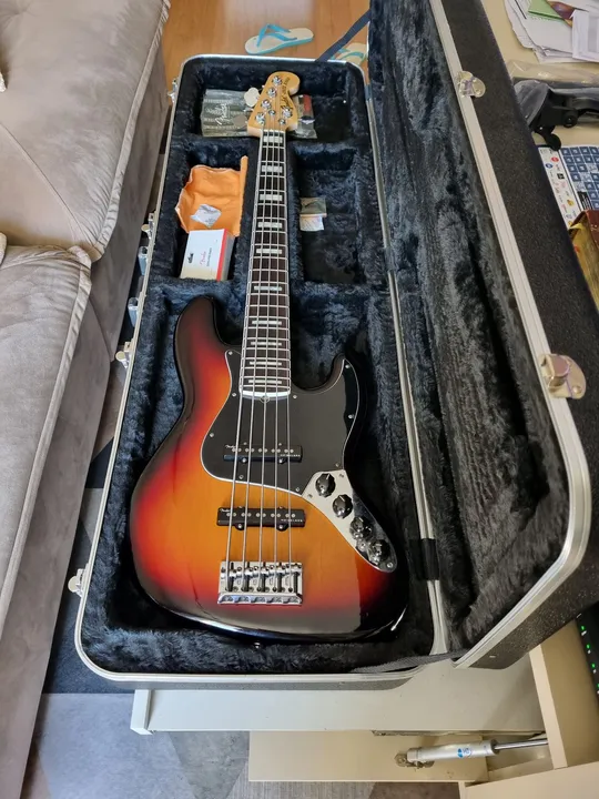 Baixo Fender American Deluxe 5