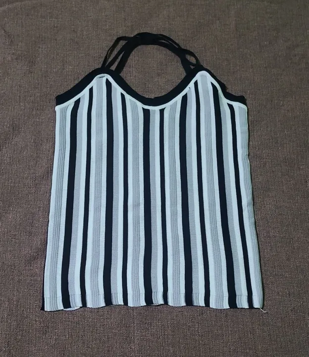 Blusa listrada branca e preta