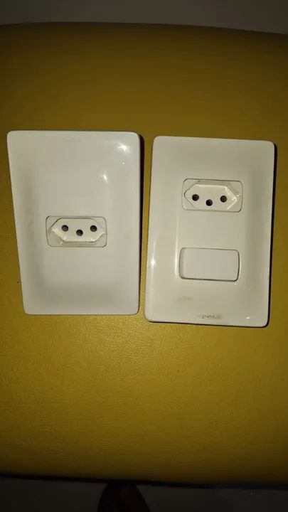 Interruptores e tomadas Simples Legrand