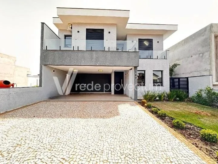 Casa para venda e locação com piscina no Condomínio Royal Garden na cidade de Paulínia.