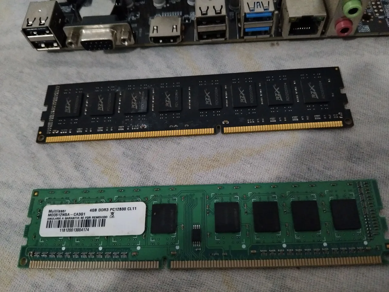 Placa mae B75+Memória RAM 8GB PC12800+prossesador i5intel+cabo sata com espelho da placa