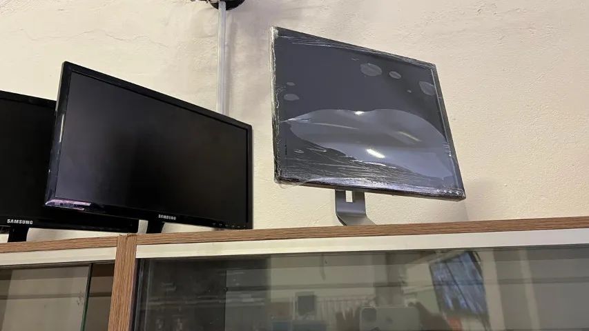 Monitores semi novos 19 polegadas com detalhes OFERTA - Foto 2