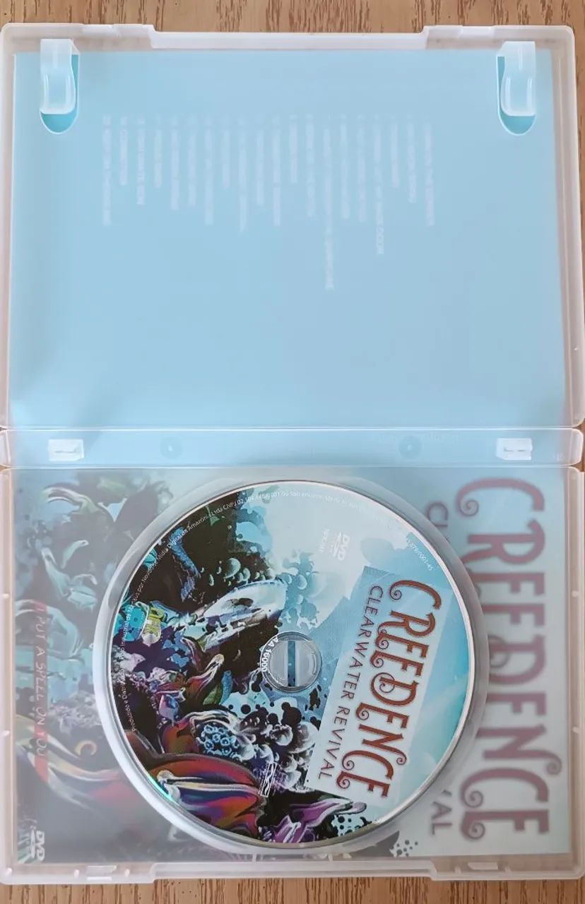 Abaixei o preço! Pacote 4 DVDs originais impecáveis! AC/DC, Creedence, Eric Clapton, UB40 - Foto 4