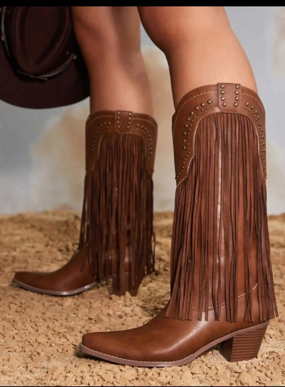 Bota marrom número 34