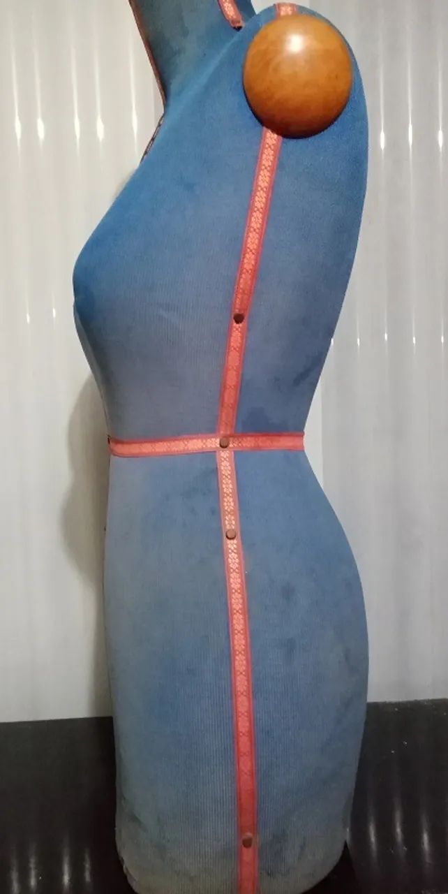 Antigo e raro manequim de costureira da década 50/60 - Foto 2