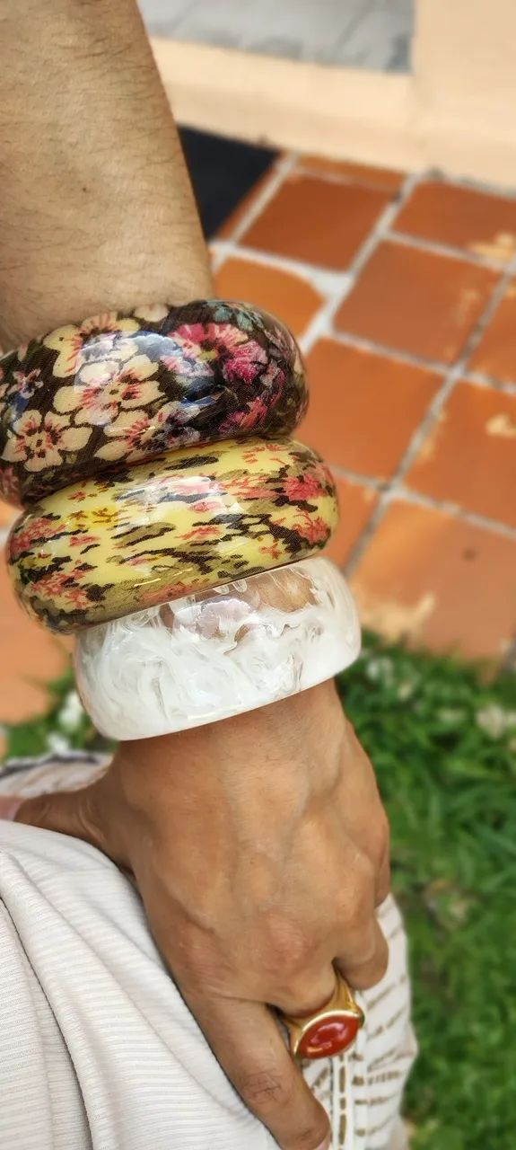 Pulseiras Vintage em acrílico  - Foto 3