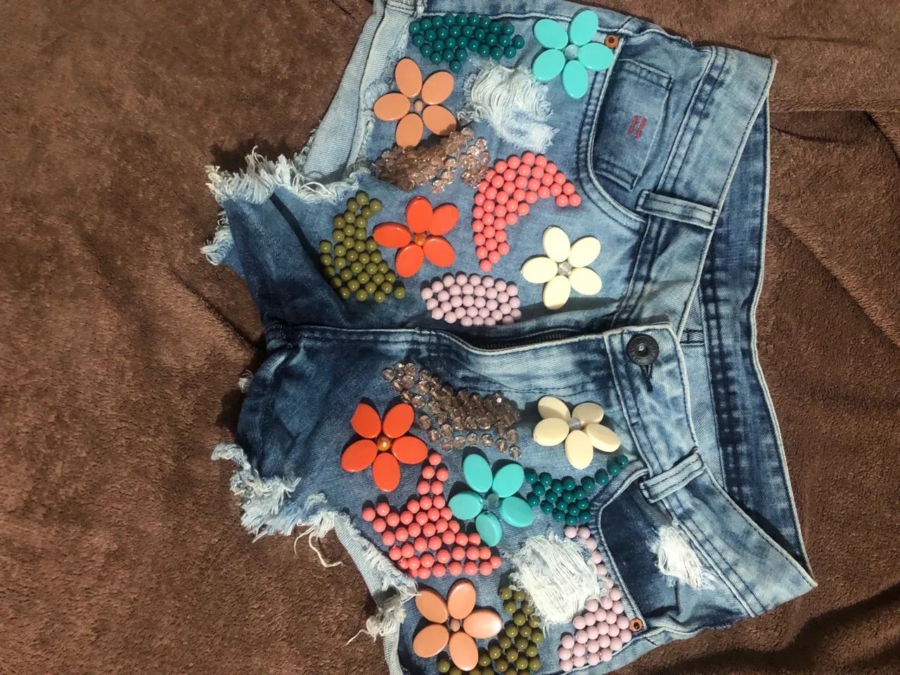 Shorts Jeans Customizado com Flores
