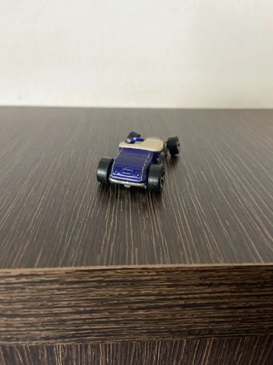 Carrinho Hot Wheels - Azul e Branco - Foto 3
