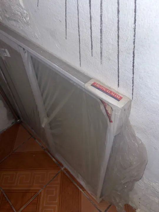 Janela nova 80x80 lacrada  - Foto 3