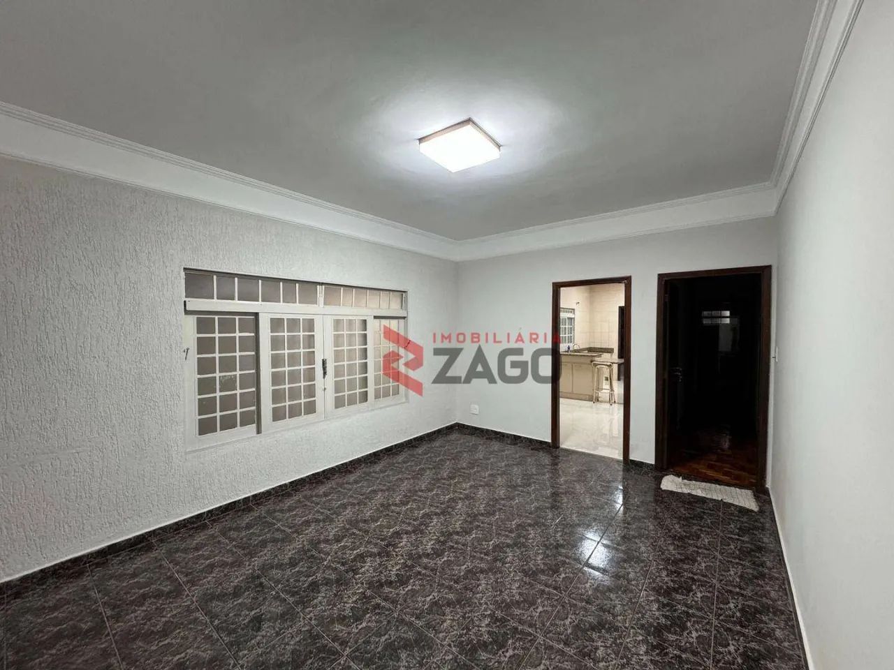 Casa com 4 dormitórios para alugar, 278 m² por R$ 4.686/mês - Mercês - Uberaba/MG