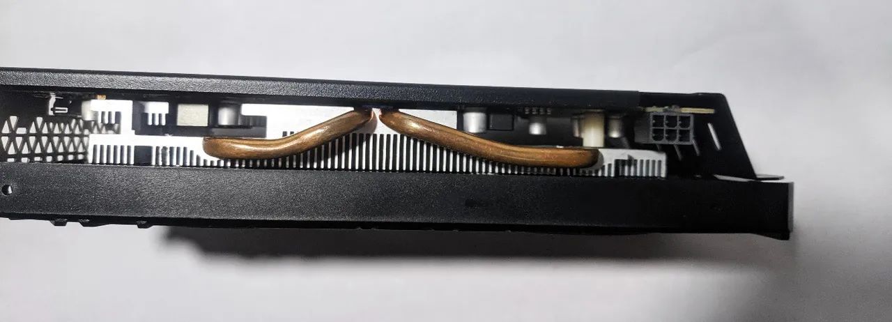 RX 580 8GB ELSA - PC não liga com ela conectada, para retirada de peças. - Foto 5