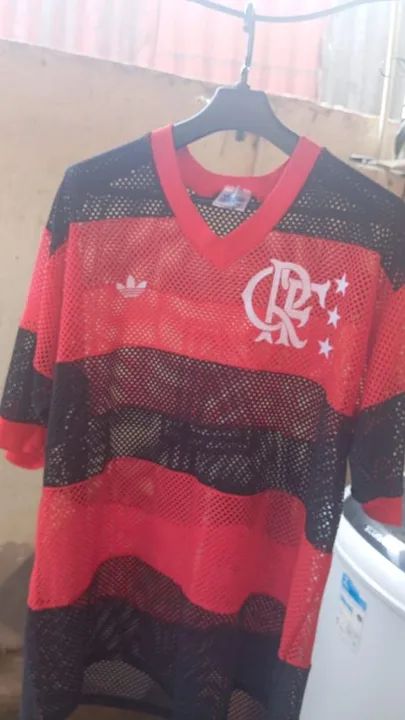 Camisa do Flamengo versão furadinha 1982/83