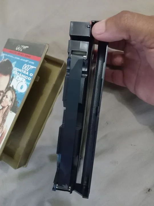 Fita VHS 007 Contra o Satânico Dr. No - DVD - Foto 5
