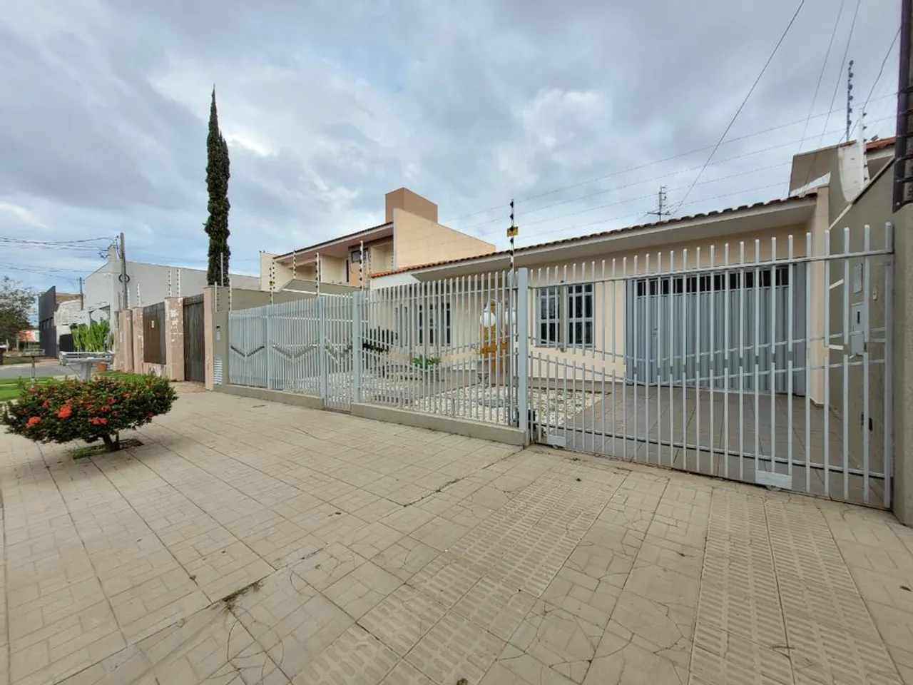 Casa para alugar em Maringá, Parque Residencial Cidade Nova, com 4 quartos, com 191 m²