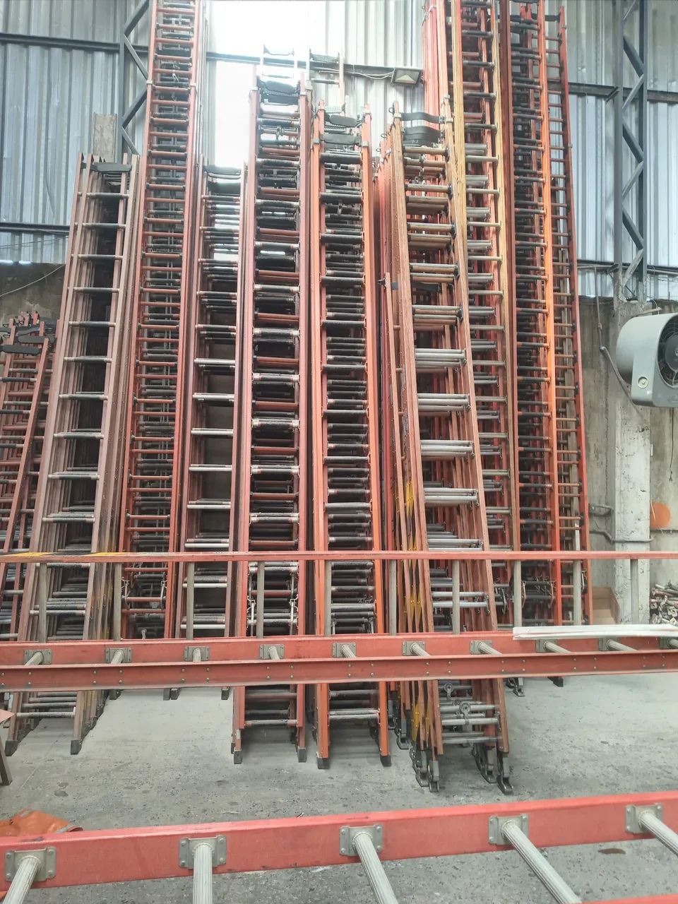 Escadas de fibra - Diversos Tamanhos - Foto 2