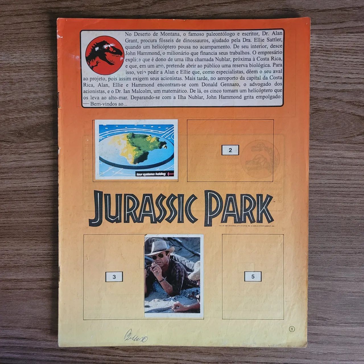 Álbum de Figurinhas Jurassic Park