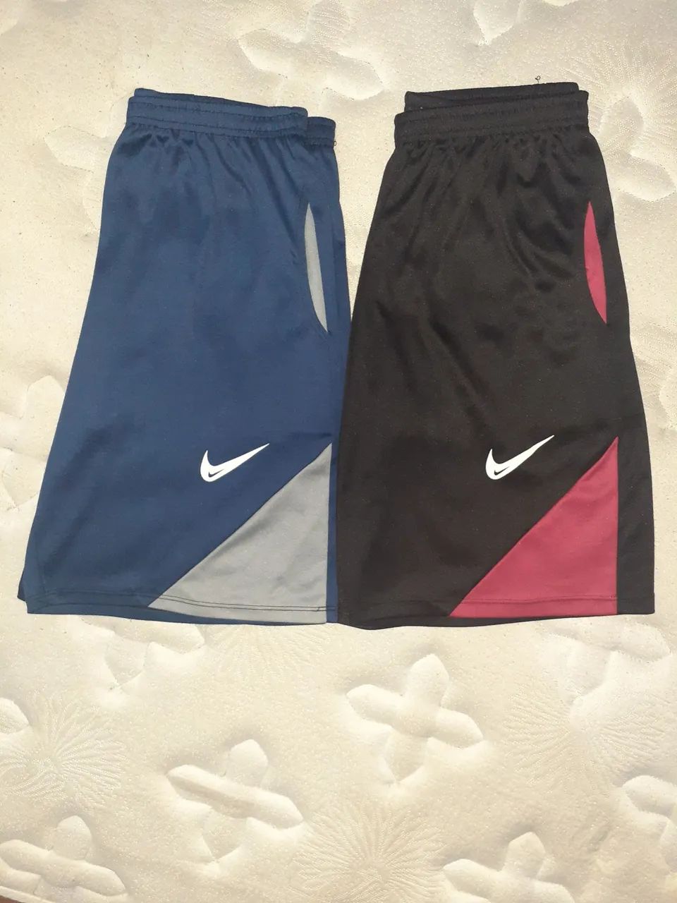 Shorts Nike - Azul e Vermelho - Tam G