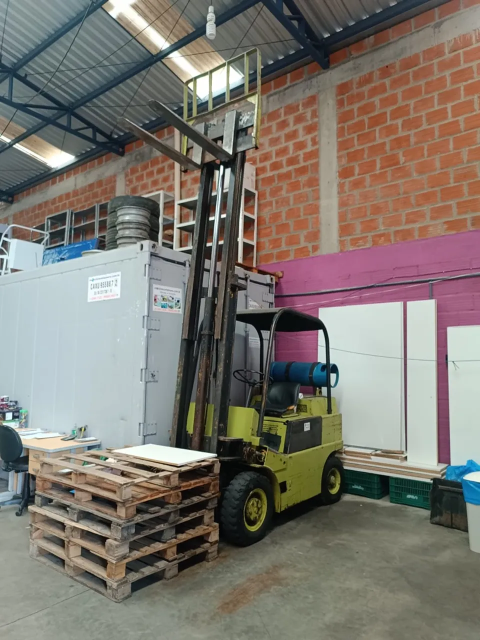 Empilhadeira Yale - Container - Ótimo Preço!