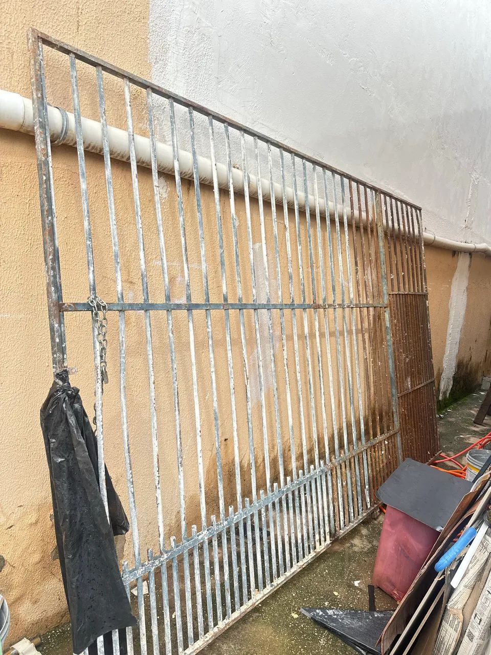 Vendo portão em ótimo estado  - Foto 3