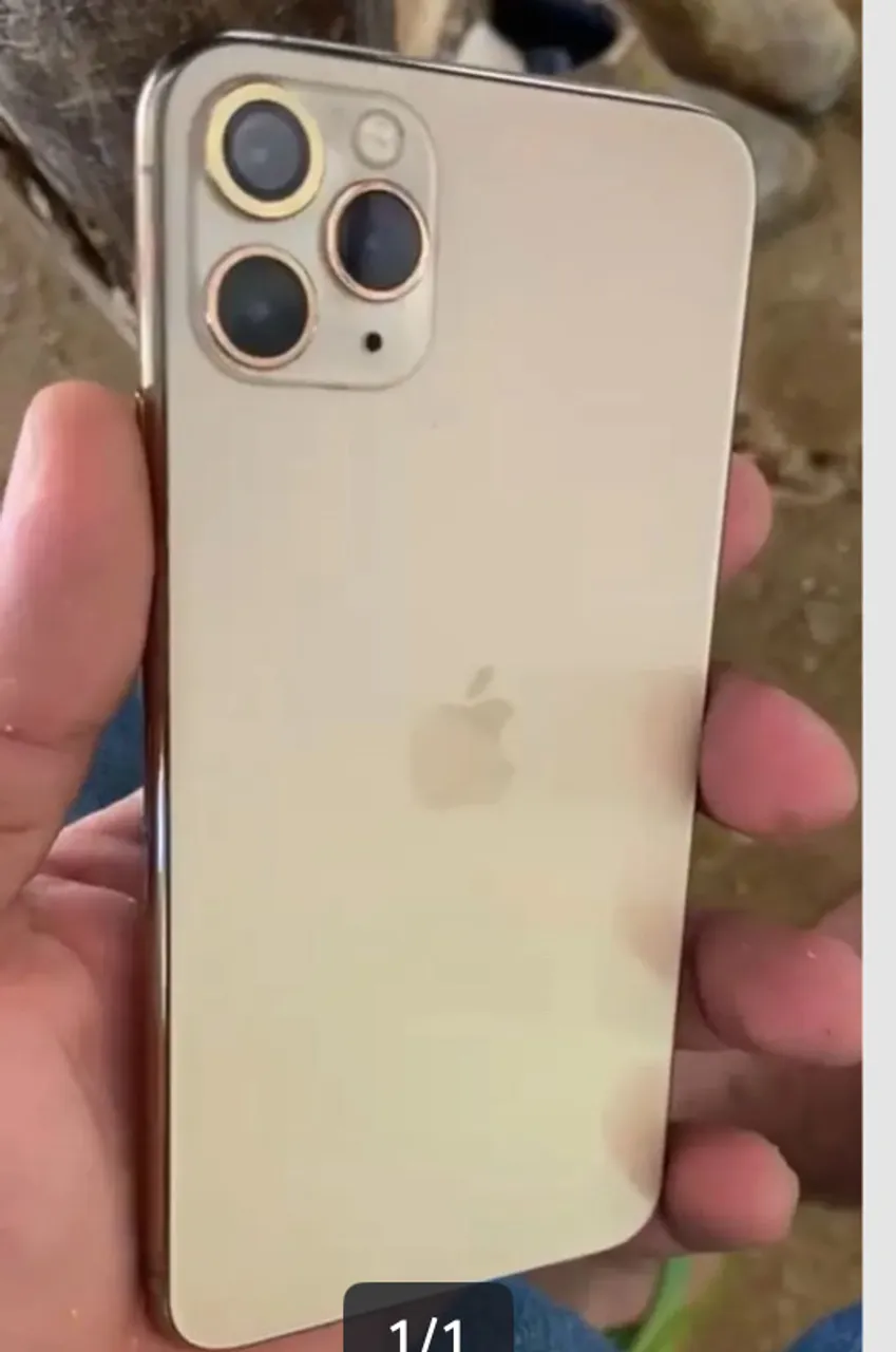 Vendo ou troco por outro iPhone inferior, informações no meu zap *10