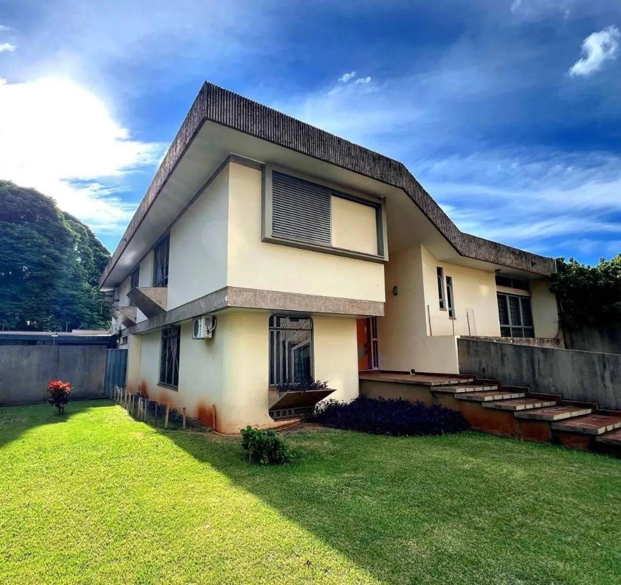 Casa Moderna à venda, Zona 07, Maringá, PR