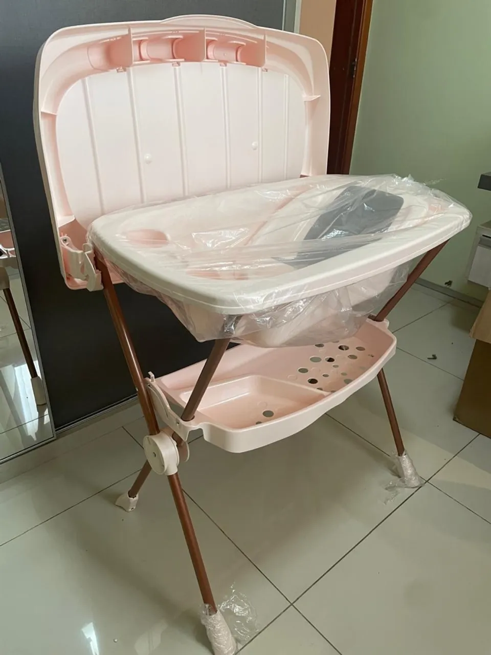 Banheira com trocador para bebê - Rosa Galzerano Acqua