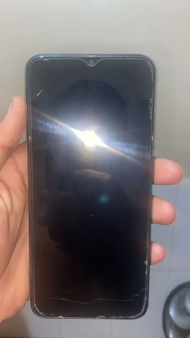 Poco m5 impecável tenho nota e caixa dele