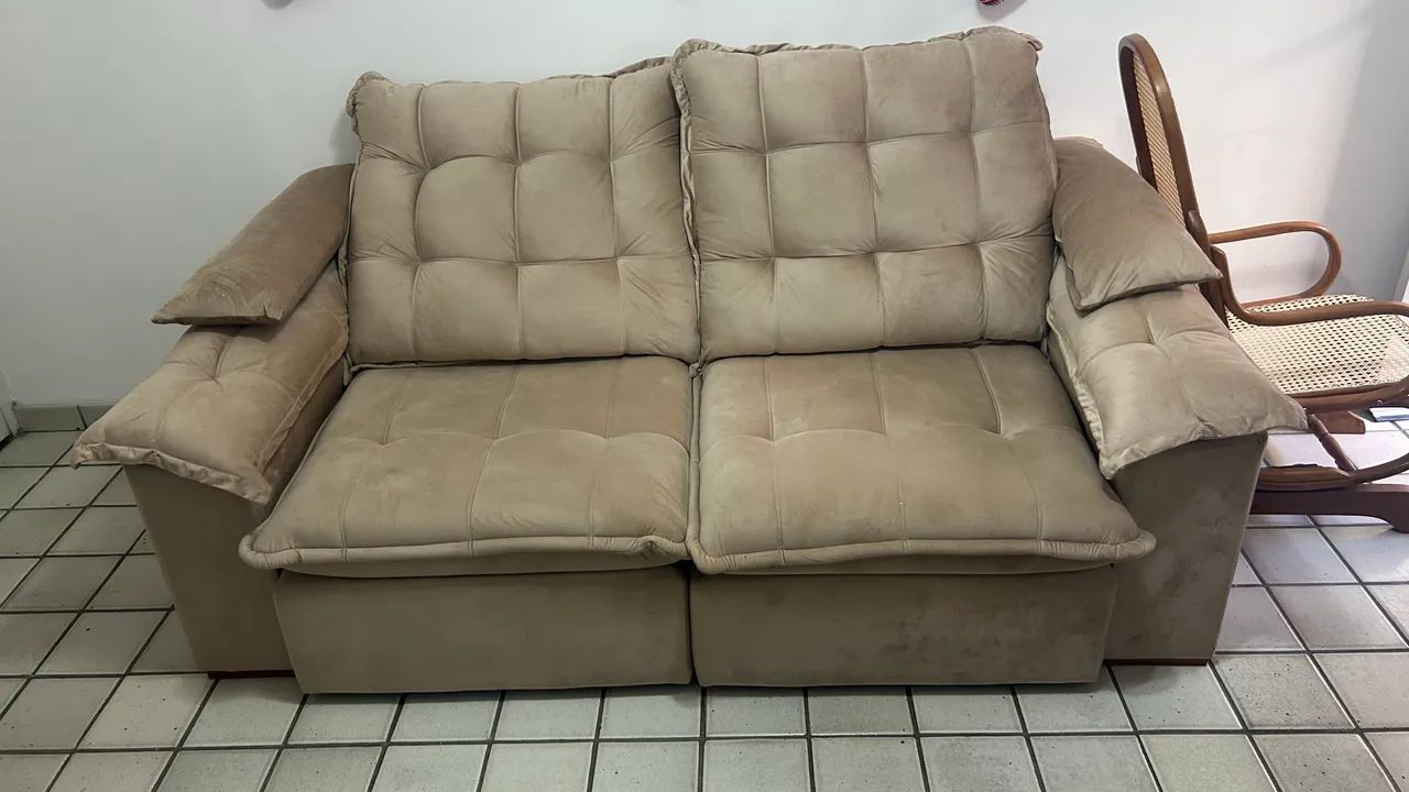 Vendo sofá, EXTREMAMENTE NOVO - Foto 2