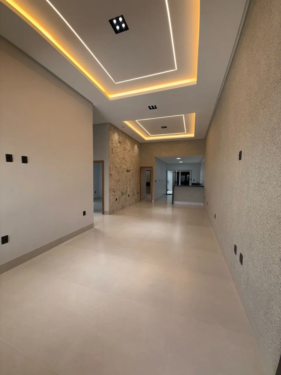 Casa a Venda / 3 Suítes / churrasqueira / piscina / Setor jardim atlântico