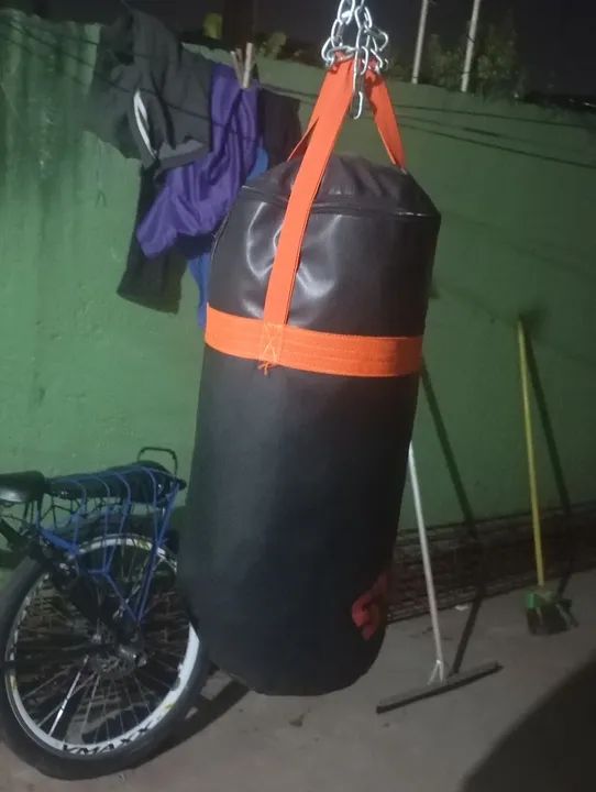 Tá novinho só colocar areia ou roupas 