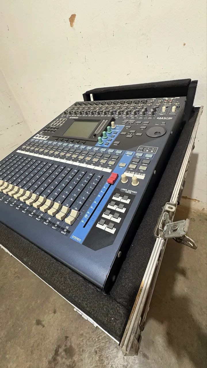 Mesa Yamaha 01v96 - Foto 3