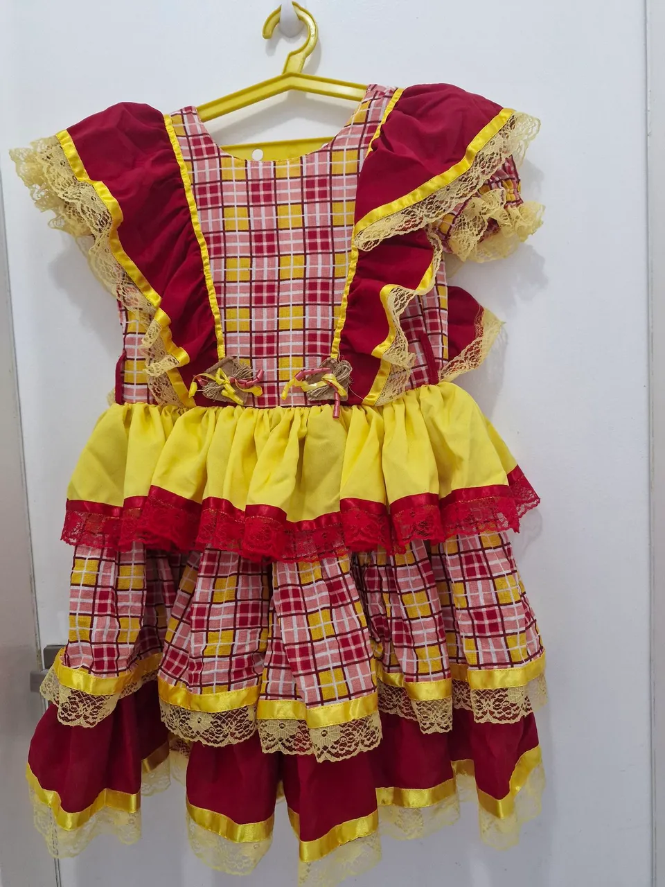 Vestido Junino Infantil Colorido com Detalhes