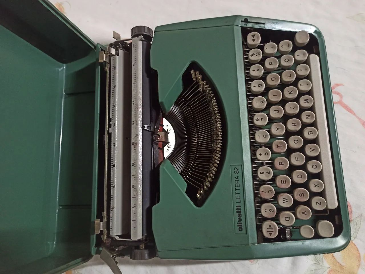 Máquina de datilografia antiguidade  - Foto 3