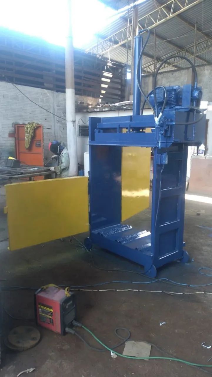 Prensa enfardadeira hidráulica fardos 250kg - Foto 5