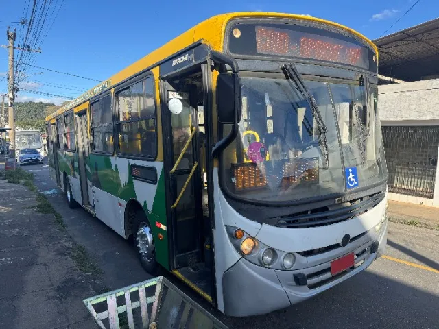 Ônibus Urbano Mercedes-Benz Of1722 2011/2012 Caio Apache Vip