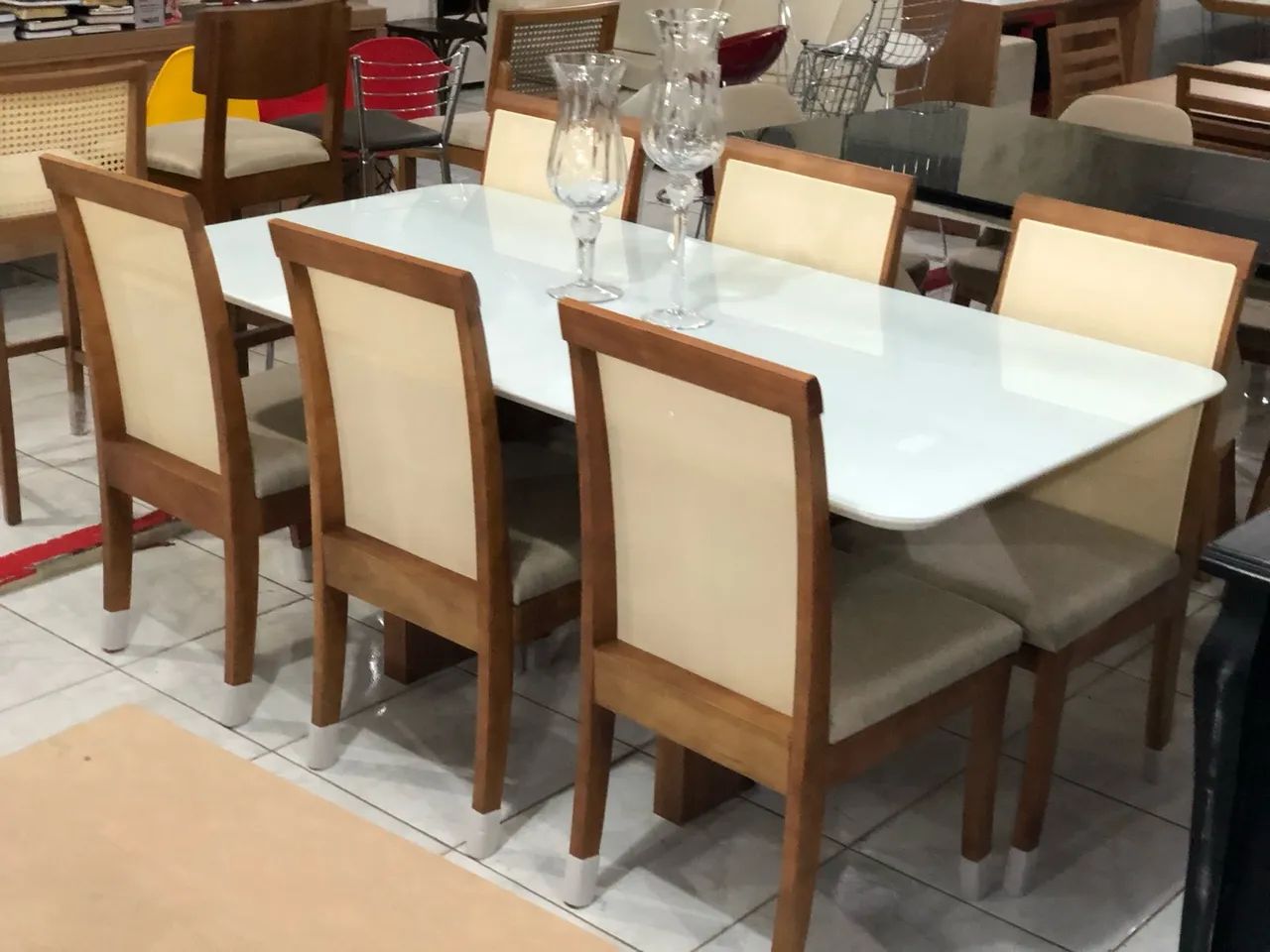 Mesa de Jantar Elegante com 6 Cadeiras de madeira  - Foto 2
