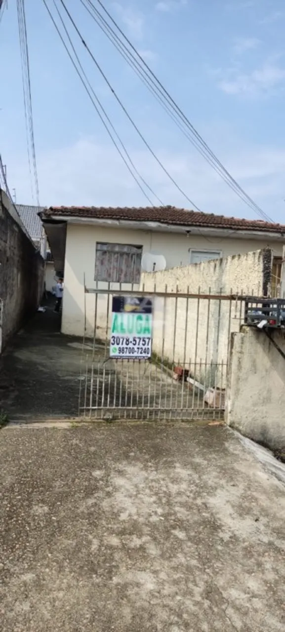 Casa Residencial com 2 quartos para alugar por R$ 1380.00, 65.00 m2 - CAPAO RASO - CURITIB