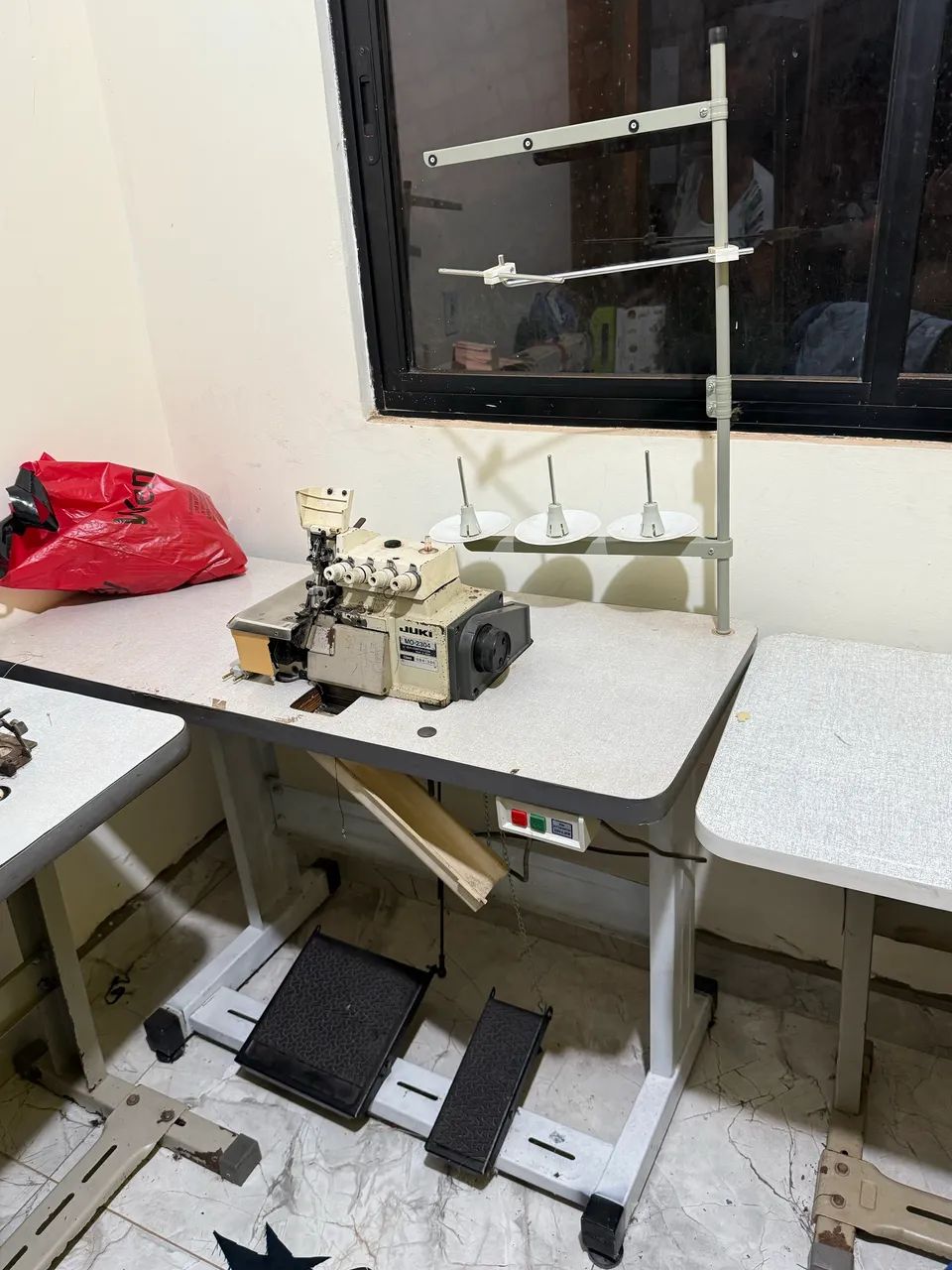 Maquina overlock semi industrial  - Foto 4