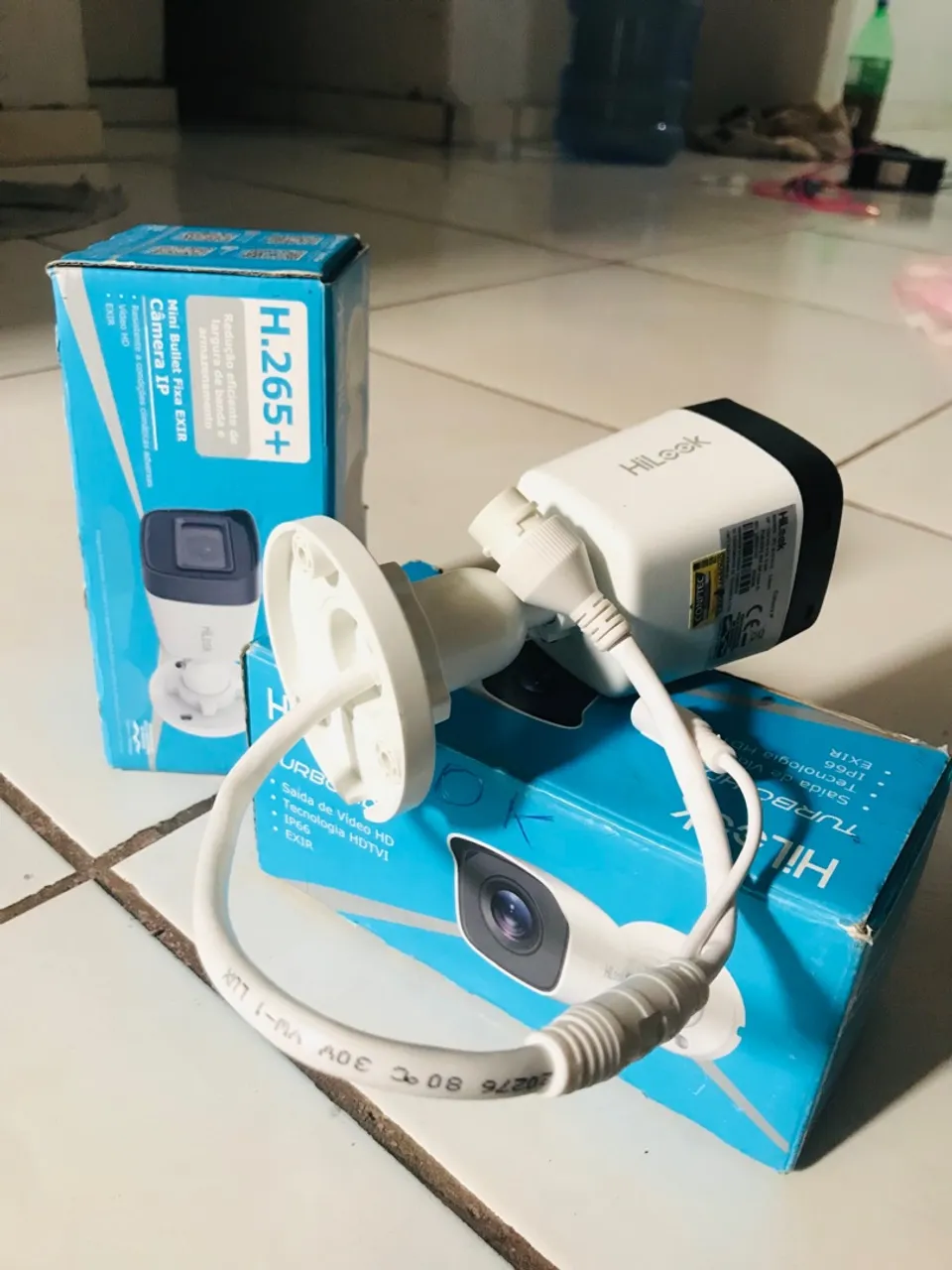 2 câmaras novas . Hilook ! 250$