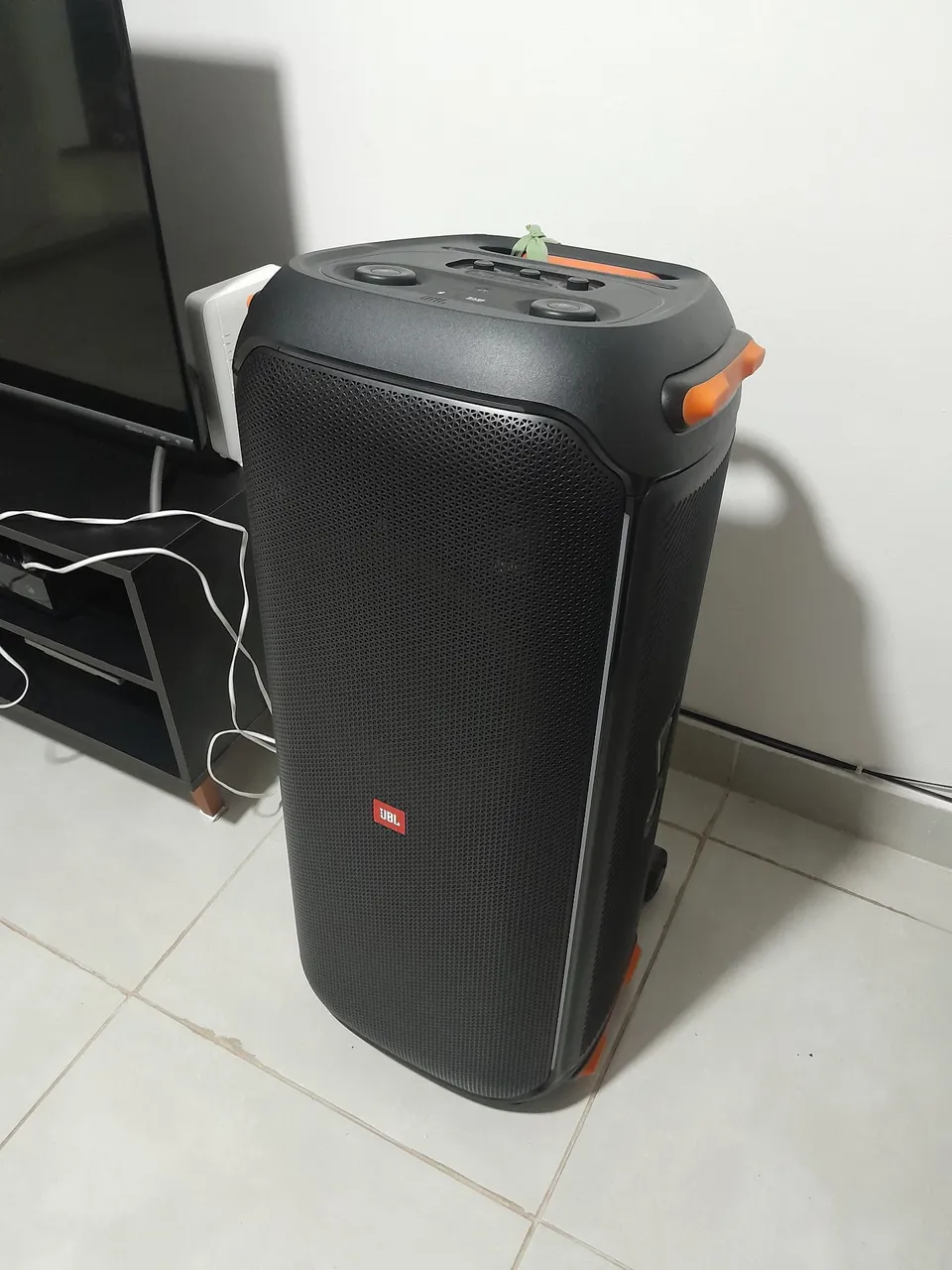 Caixa de Som JBL Party 710