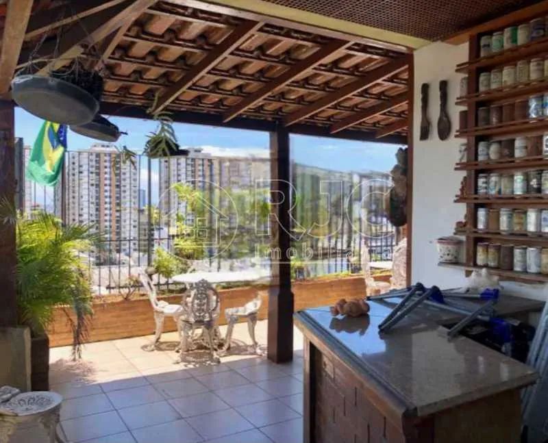 Cobertura duplex para venda possui 106 metros quadrados com 3 quartos