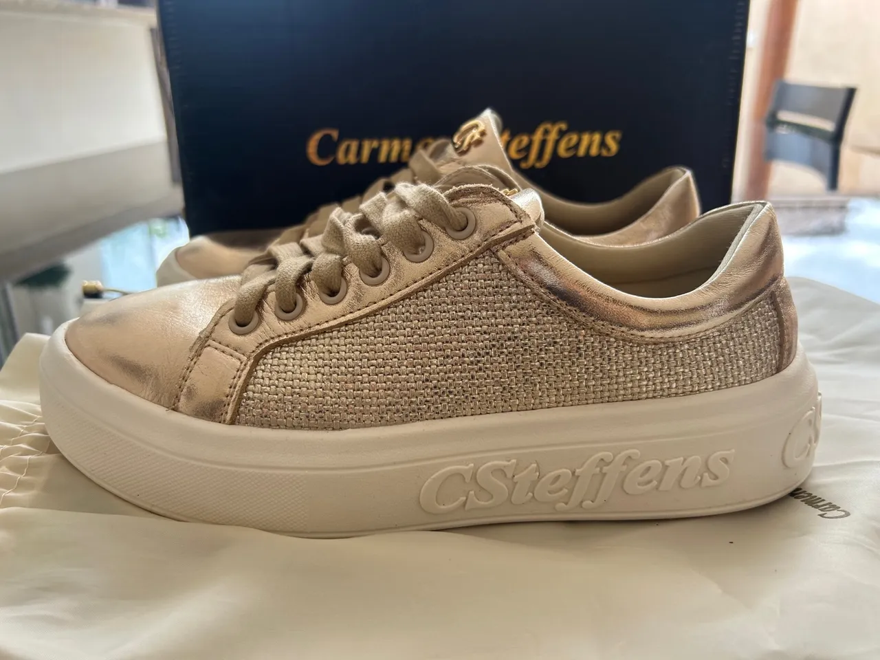 Tênis Carmen Steffens Dourado - usado uma única vez!
