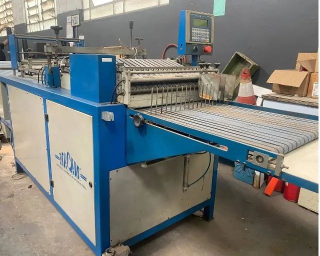 Máquina corte e solda