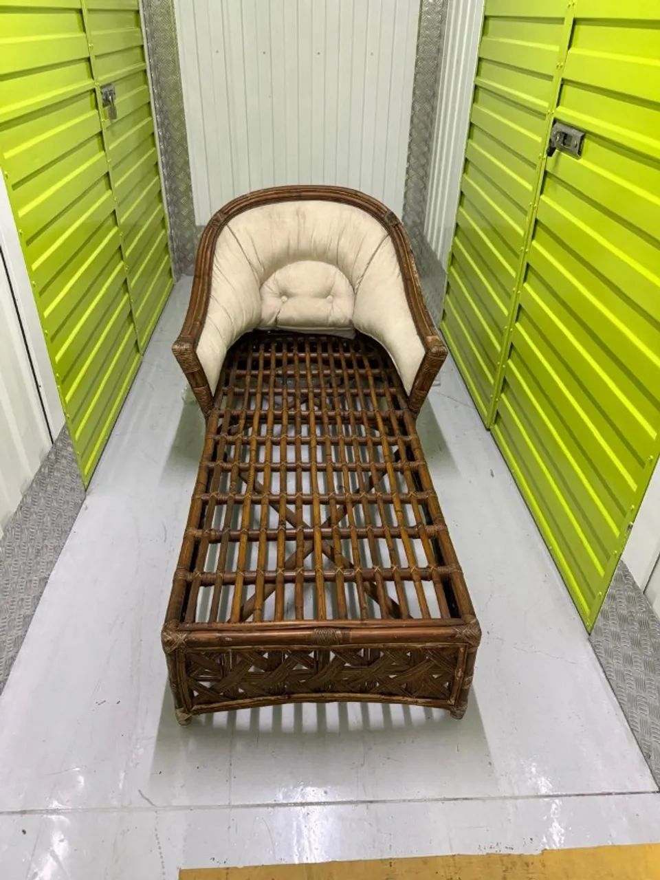 Chaise Longue Estofada - Estrutura de Madeira - Foto 3